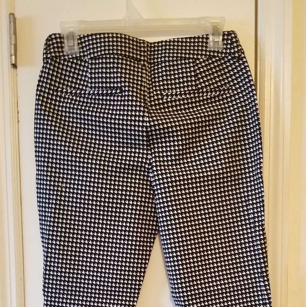 Old Navy Pixie Pants - image 6